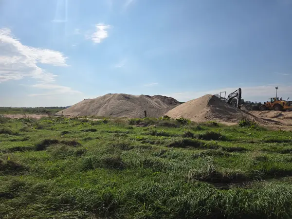 Piasek gotowy do odbioru na pryzmach